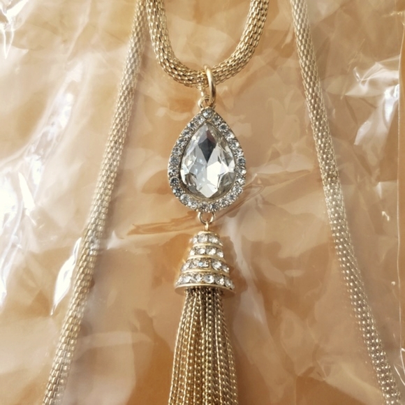 5 Beautiful Necklaces - Picture 3 of 13